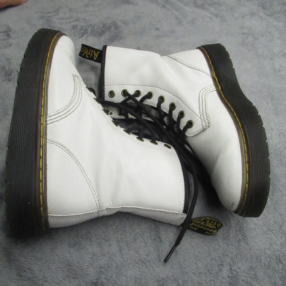 Dr Martens Zavala Boots‎ Unisex 6M 7W White Leather Lace Combat Chukka Chunky